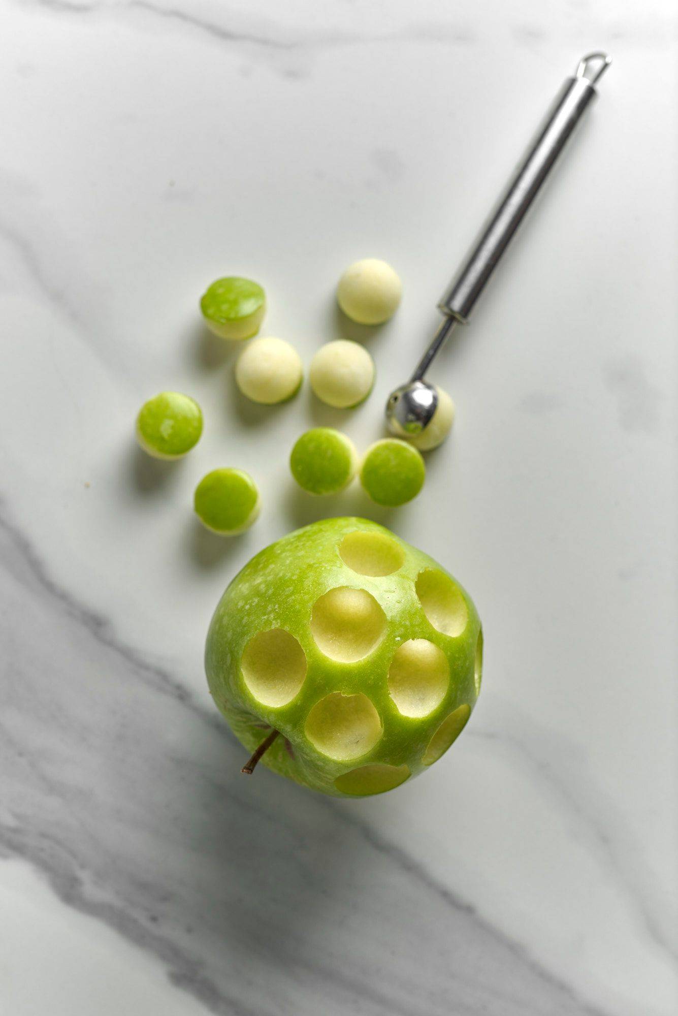 green apple pearls with marbled sapienstone top