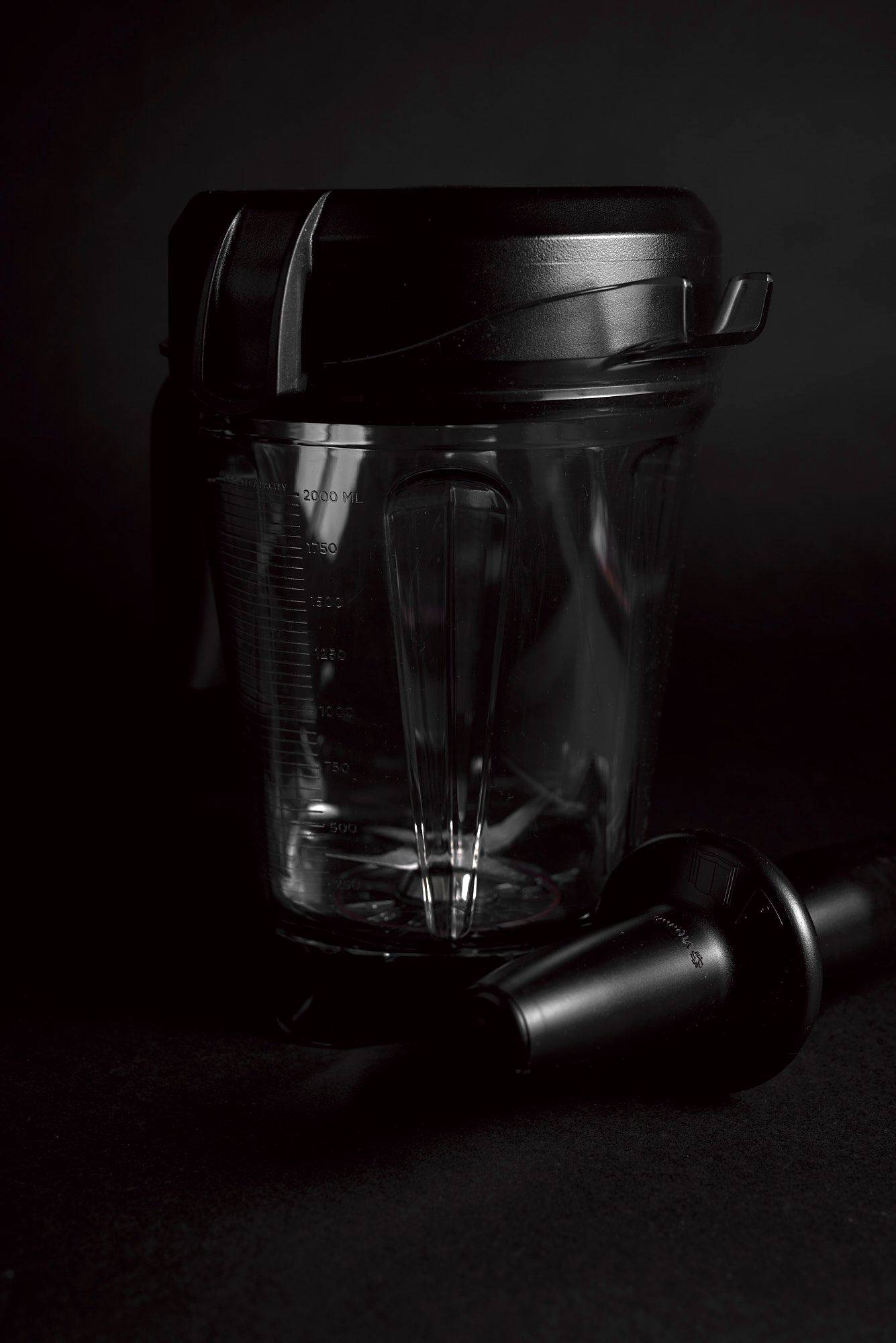 vitamix professional series 750 kitchen blender on black background