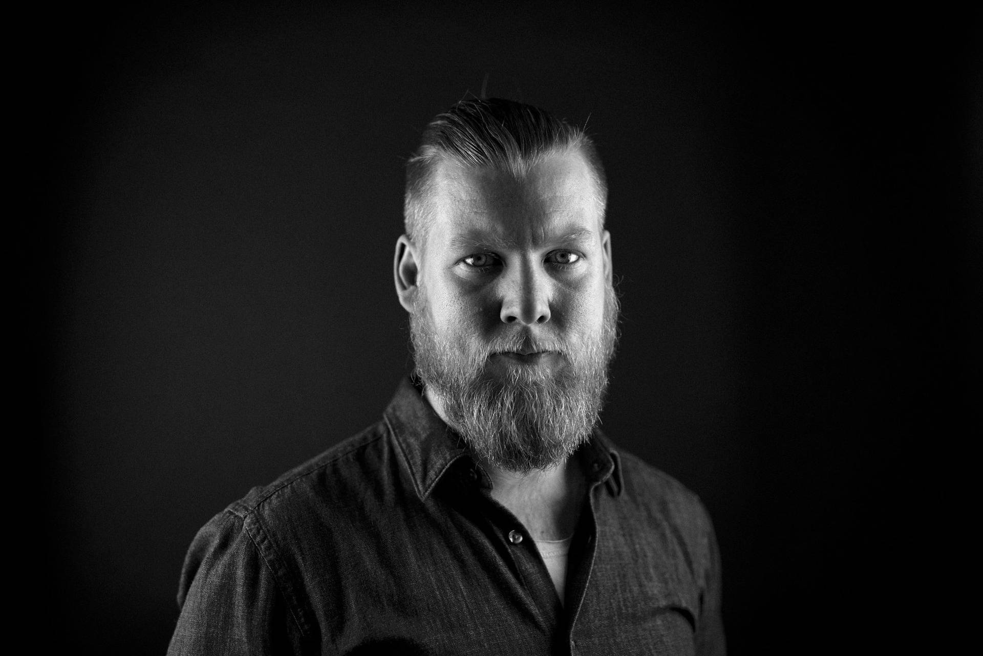 portrait of bartender steffen liebehenz