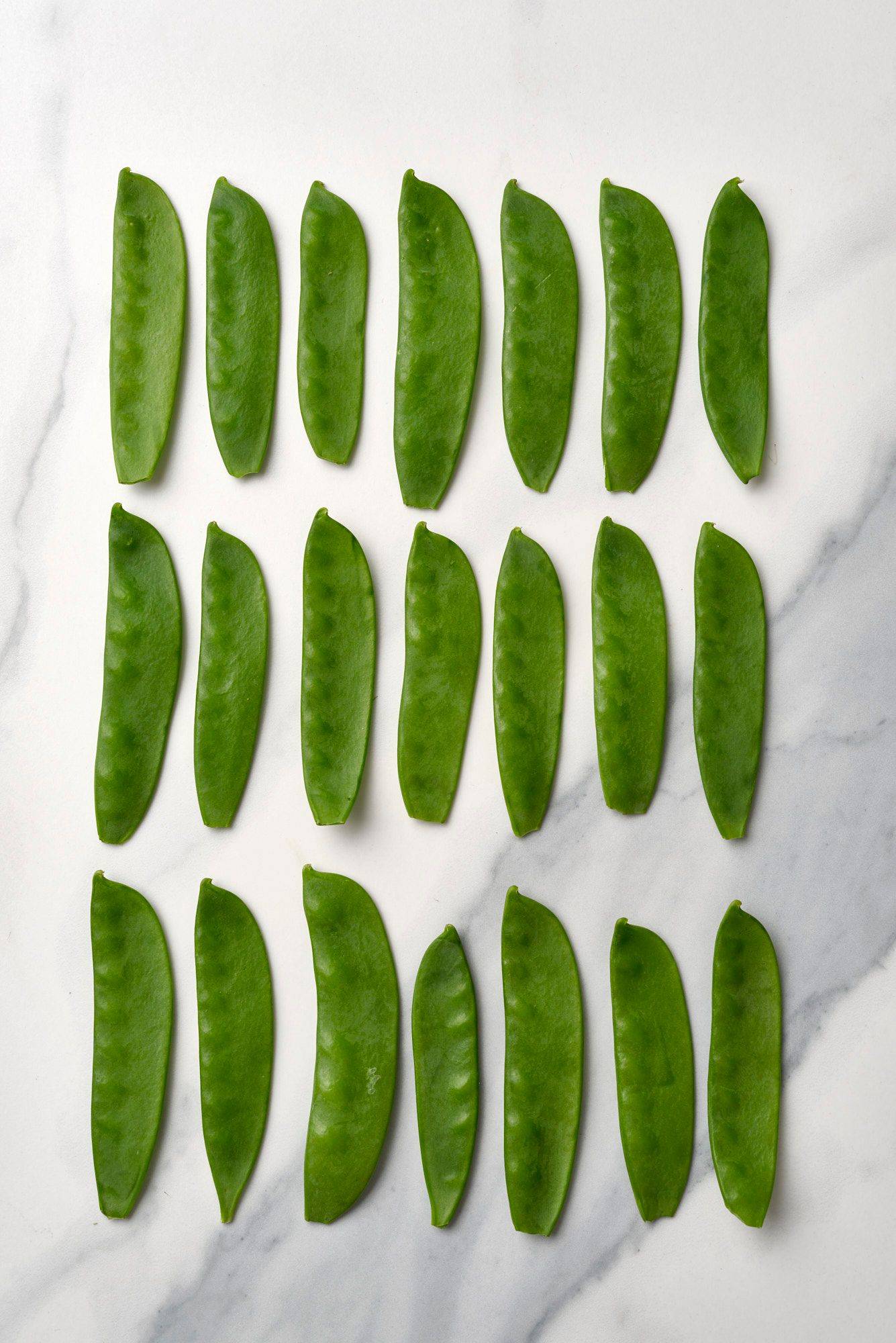 sugar snap peas with a marbled sapienstone top