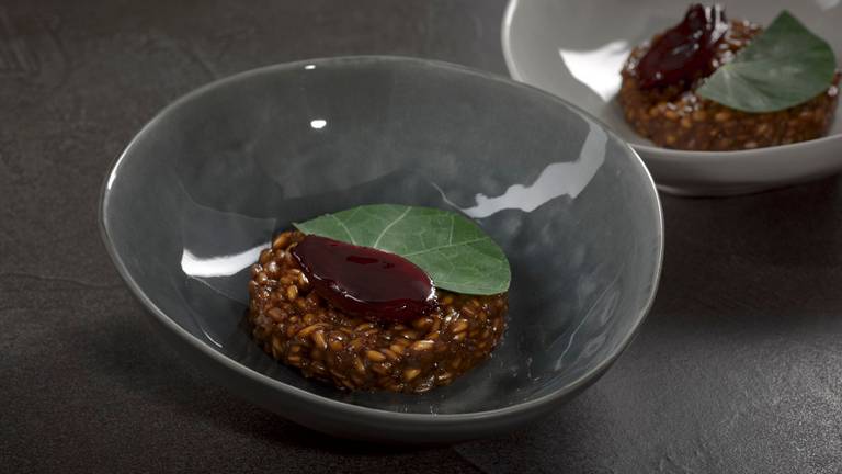 Dinkel Risotto mit Harzer Käse & Rotwein Schalotten