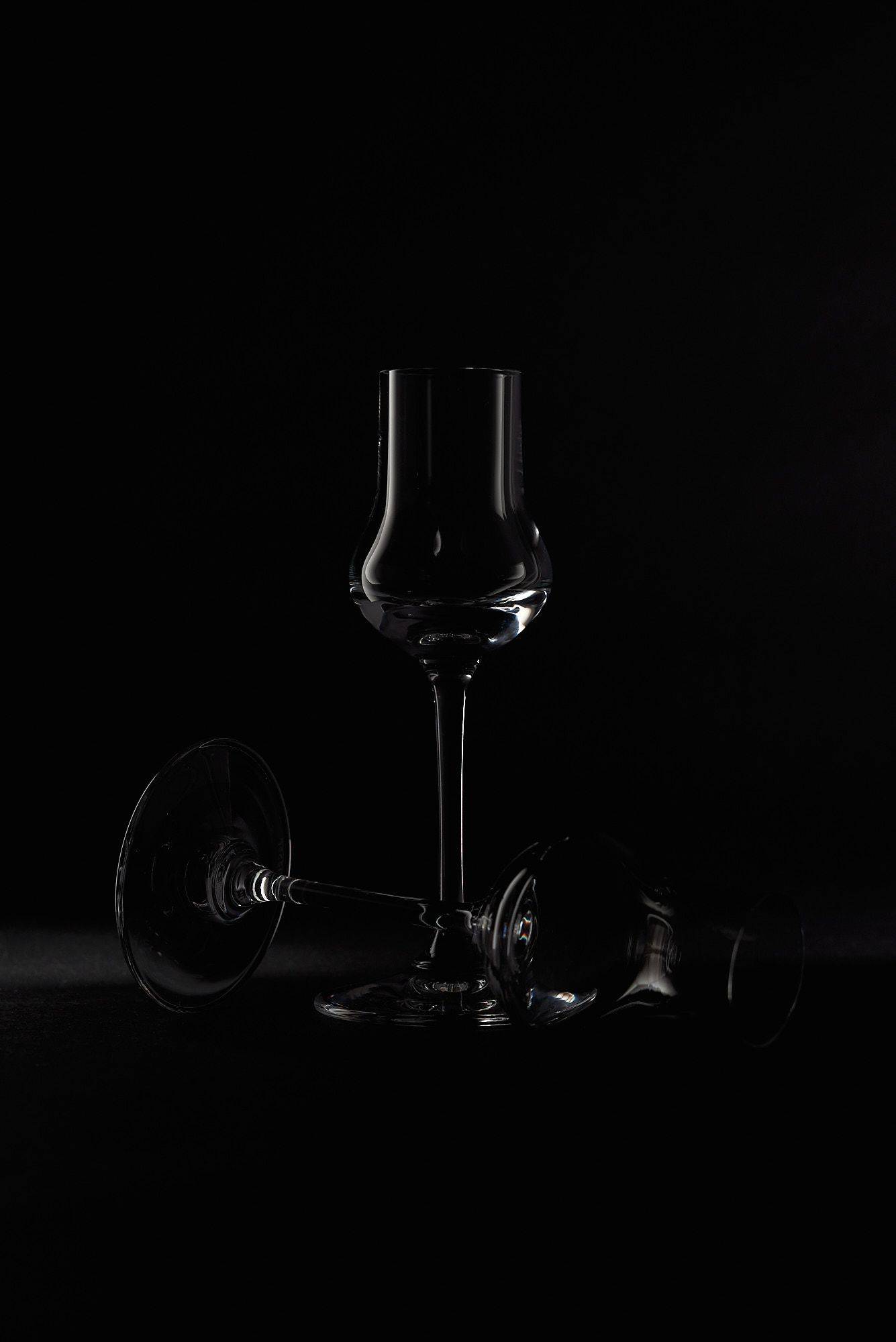 riedel-veritas-spirits-and-nosing-glass riedel veritas spirits and nosing glass on black background