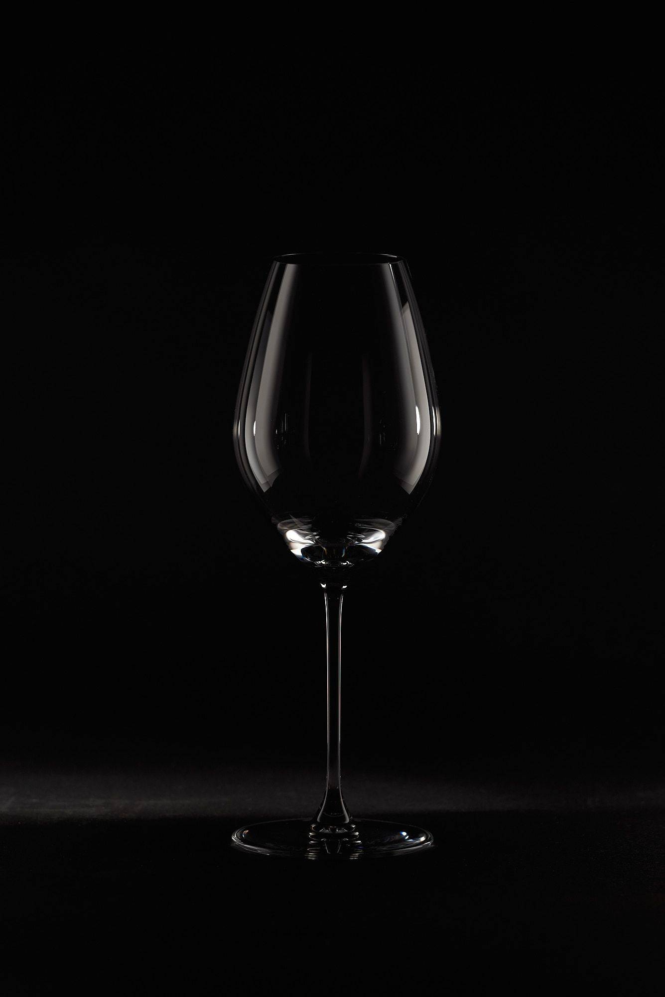 riedel-veritas-champagne-wine-glass riedel veritas champagne wine glass on black background