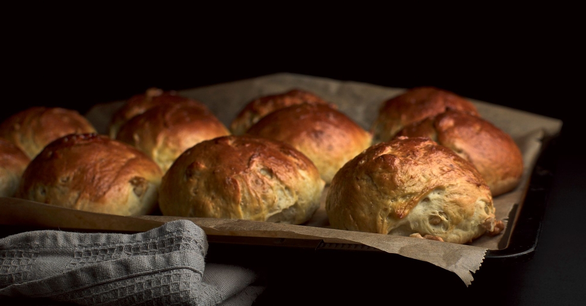 Brioche Buns with Walnuts | Eatery Berlin