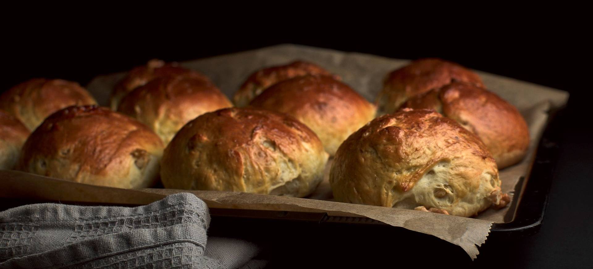 Brioche Buns with Walnuts