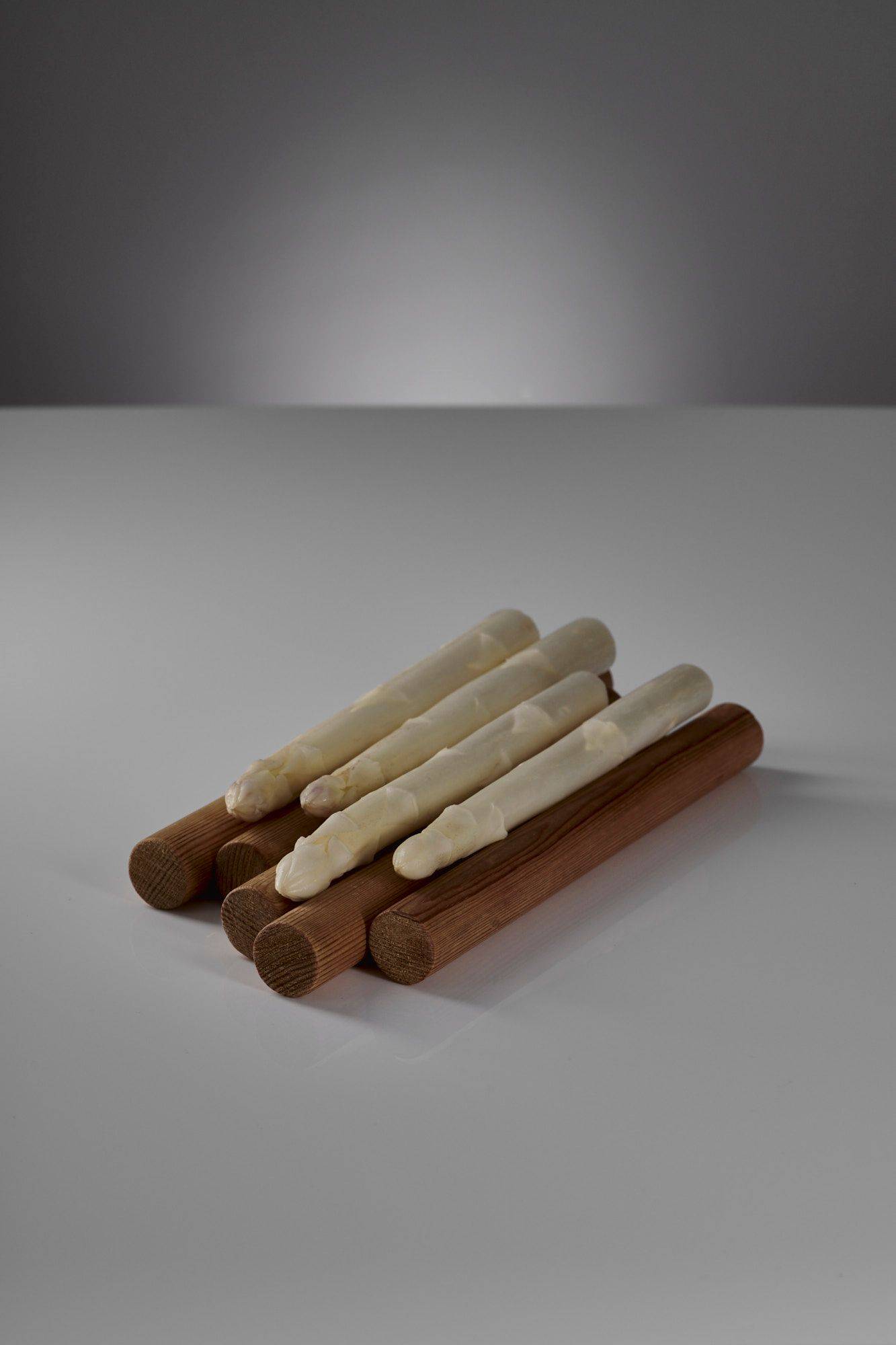 white asparagus on gray background