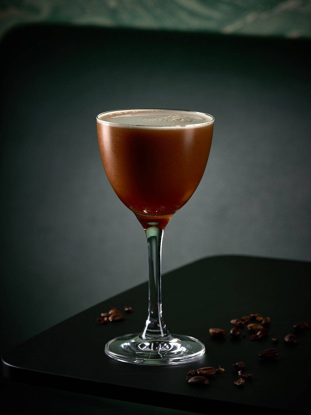 espresso martini cocktail and bar photography of eatery berlin by ben donath